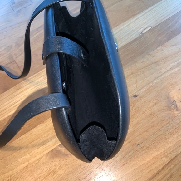 SOLD        COS  leather clutch/handbag - Picture 4 of 10